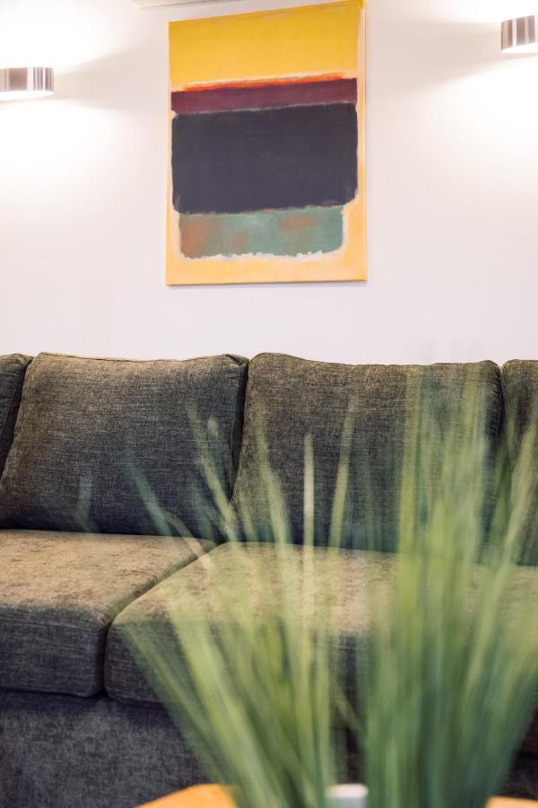 Rothko Apartment/8 Guests/4Bedrooms/Riga Old Town エクステリア 写真
