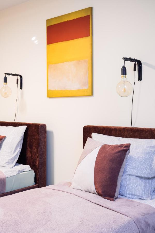 Rothko Apartment/8 Guests/4Bedrooms/Riga Old Town エクステリア 写真