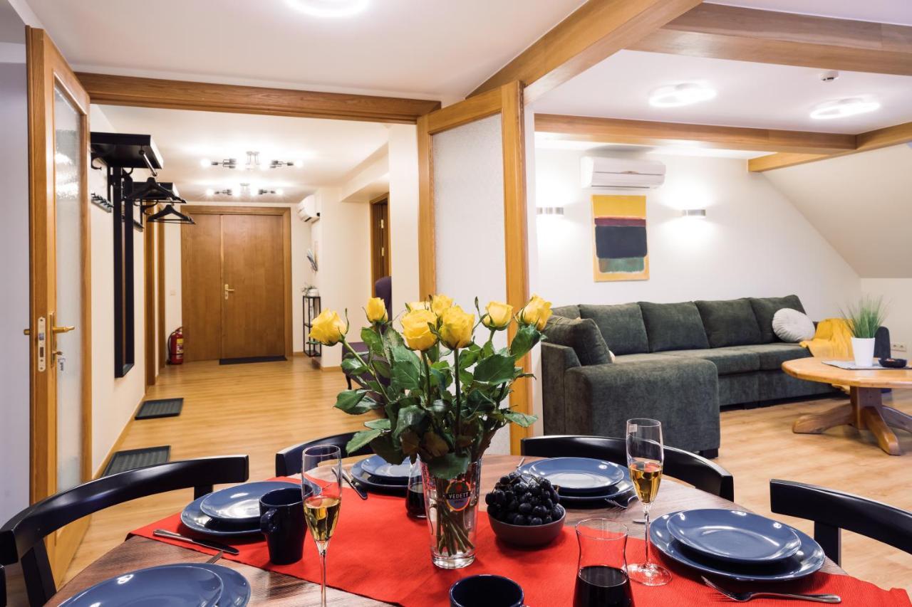 Rothko Apartment/8 Guests/4Bedrooms/Riga Old Town エクステリア 写真